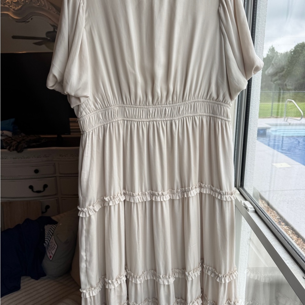 NWOT Chic Celadon Cream Maxi Dress